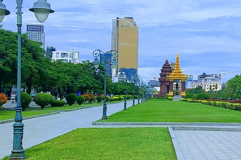 Phnom Penh: Private Guided Sightseeing Day Tour
