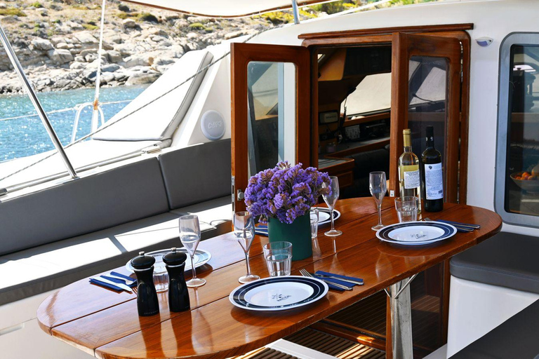 Mykonos: Catamaran Cruises with Lunch and Drinks Private Half-Day Catamaran Cruise with Lunch and Drinks