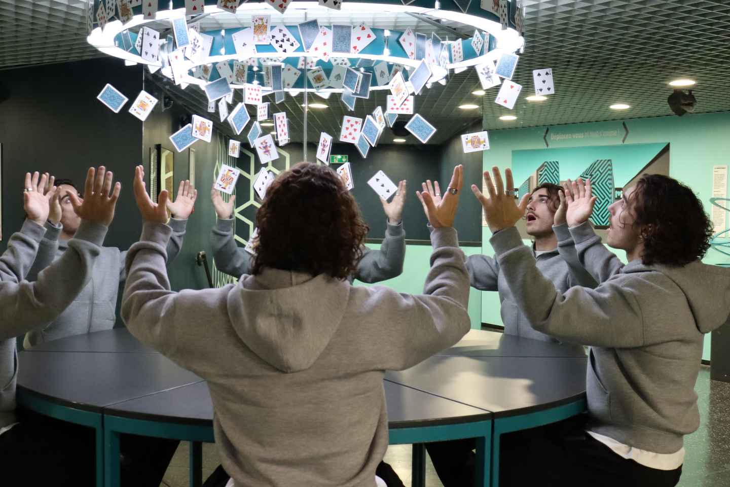 Paris : Museum of Illusions Entry Ticket