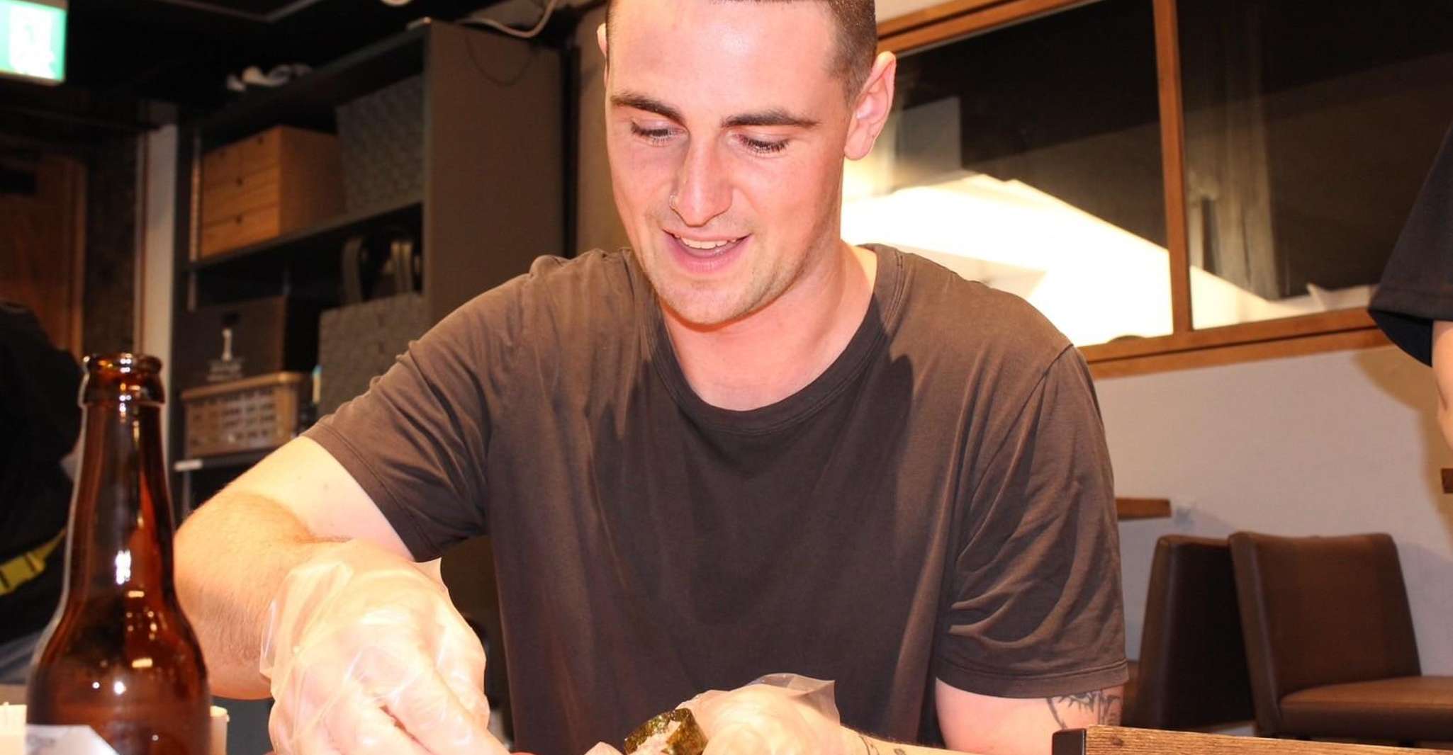 Osaka Dotonbori: Sushi Making Experience photo 14