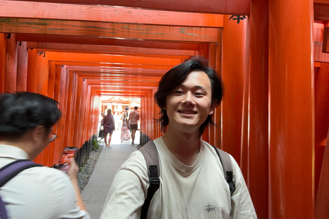 Kyoto: Tour a piedi del Santuario di Inari con guida locale