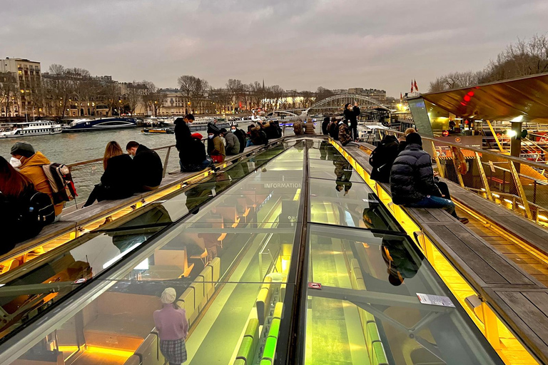 Paris: Day or Evening River Cruise with Musical Ambiance Paris: Evening River Cruise with Musical Ambiance & Postcard