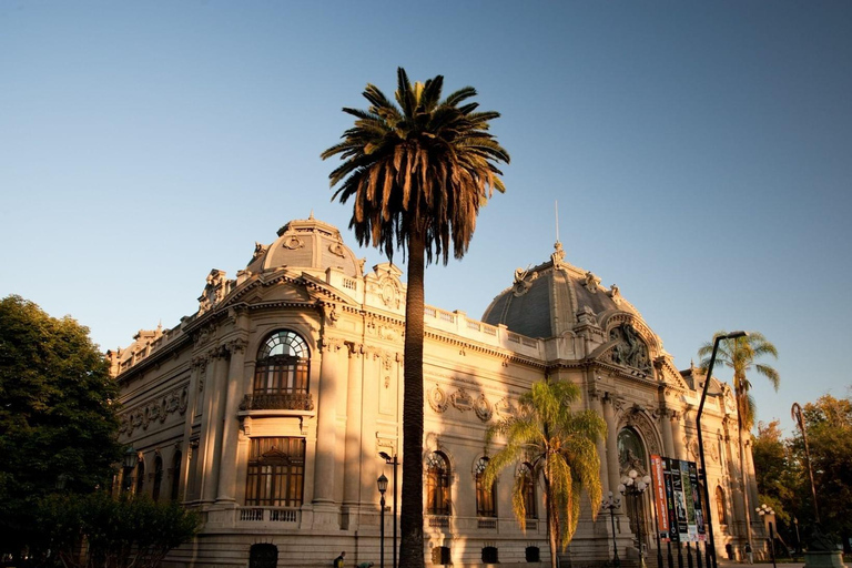 Santiago: Private Guided Walking Tour of the City Center
