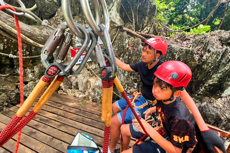 Krabi: Experiência de tirolesa, quadriciclo e escalada em cordaZipline de dia inteiro