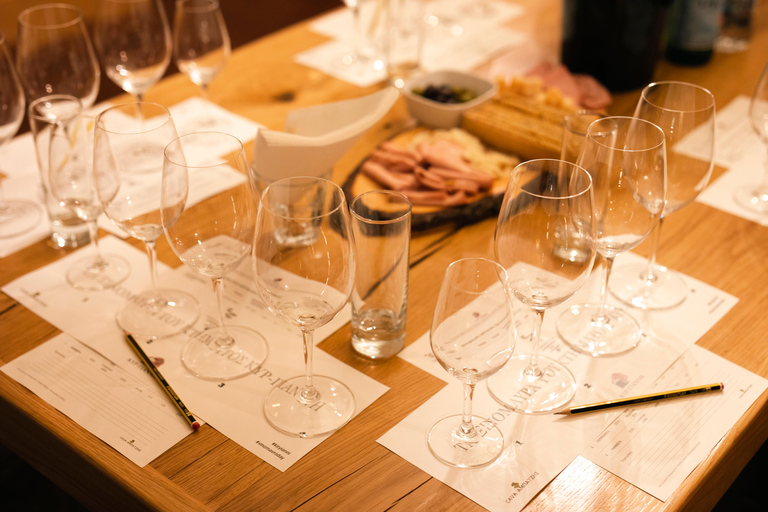 Thessaloniki: Cellar Wine Tasting of Greek Varieties
