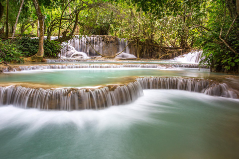 Viagem diária à cascata de Kuang Si