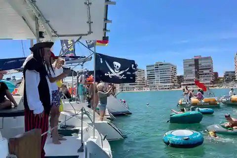 Torrevieja: Piratfest med katamaranen Apaleo