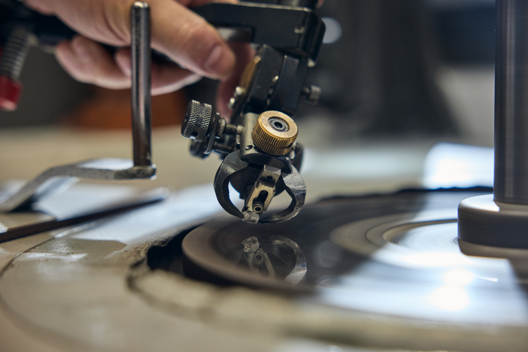 Amsterdam: Royal Experience at Oldest Diamond Factory Amsterdam: Private Diamond Experience