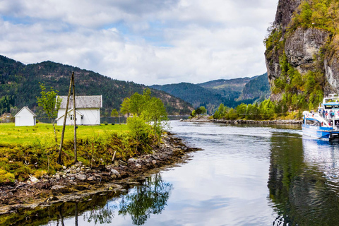 From Bergen: Scenic Fjord Cruise to Mostraumen