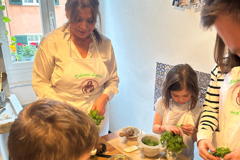 Genoa: Cooking Class Pesto, Gnocchi and Tiramisu with Tiziana