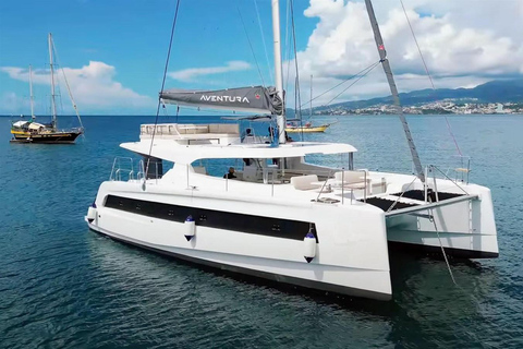 Santa-Giulia: Day at Sea Discovering the Far South by Catamaran Santa Giulia: Day at Sea Discovering the Far South by Catamaran