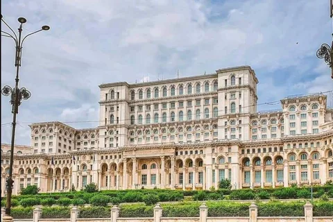 Tour panoramico della città di Bucarest e cibo di strada