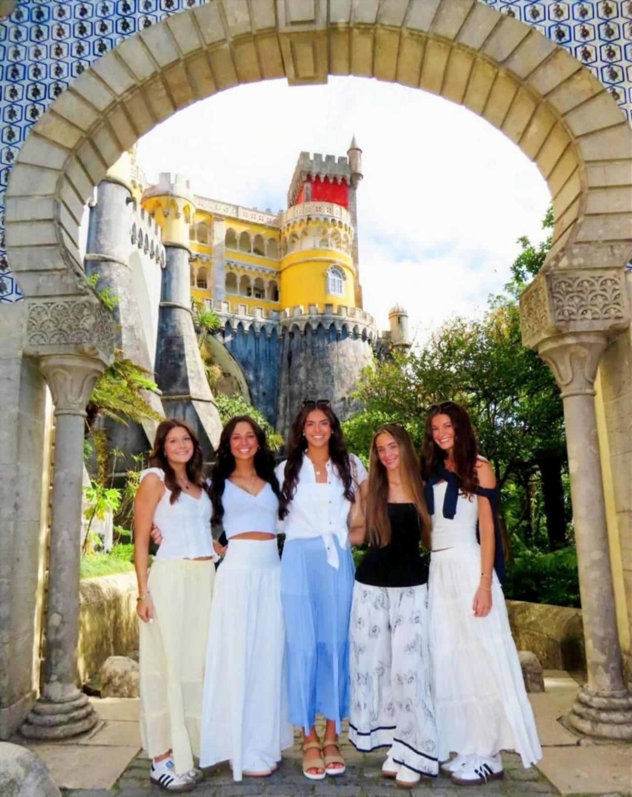 Kleingruppentour nach Sintra, Palácio da Pena, Regaleira & Cascais