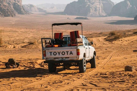 Wadi Rum: Bedouin Camp, Fire Dinner & Desert Experience