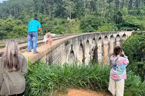 Colombo/Negombo: Sigiriya, Kandy, Ella 3-Day Trip with Train