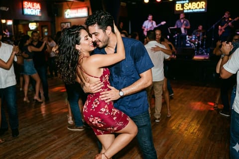Cancún: Salsa Dance Class, Street Food, and Tequila Tour