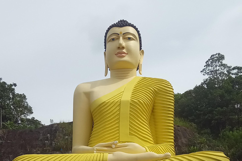 The Best Kandy Tuk-Tuk city Tour with a Professional Guide