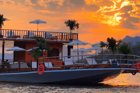 Luang Prabang: paseo en barco al atardecer por el Mekong y rafting en Kuang SiPaseo en barco al atardecer por el Mekong y kayak en Kuang Si