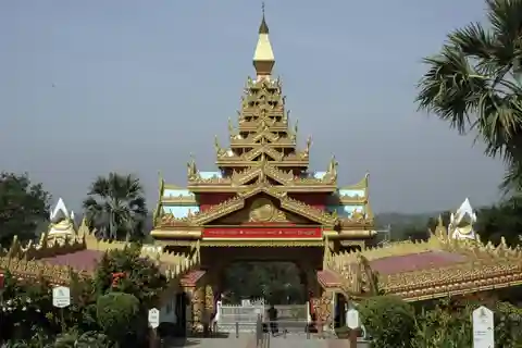 Mumbai: Excursão às grutas de Kanheri e ao Pagode Global Vipassana