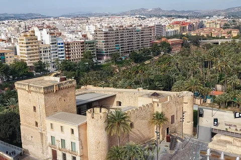 Elche: walking tour through the historic center and botanical garden Huerto de Cura