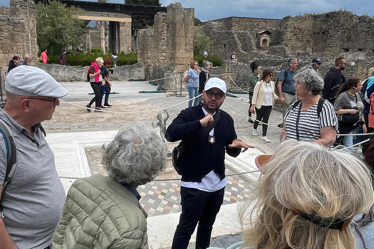 Visite en petit groupe de Pompéi avec un guide archéologuePompéi : visite en petit groupe avec guide archéologue et billet d&#039;entrée