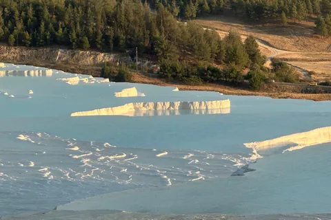 Da Antalya: Tour giornaliero di Pamukkale con una guida locale esperta