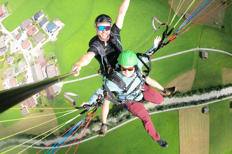 Neustift im Stubaital: Tandem Paragliding Flight Stubaital: Classic Tandem Paragliding Flight