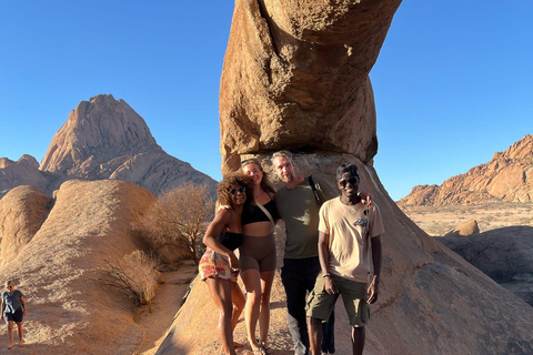 The Ultimate 4-Day Namibia: Sossusvlei, Swakop & Spitzkoppe The Ultimate 4-Day Namibia Loop