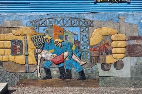 Discover La Boca: History, Art and Passion in a Unique Tour Social Tour in La Boca: History, Culture and Flavors with a local tour guide