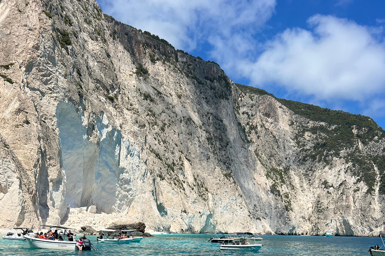 Zakynthos: Laganas Marine Park Speedboat Tour with Swimming