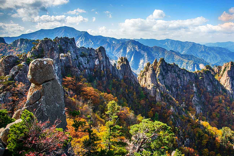 Seoul: Seorak Mountain+Nami Island+Eobi Ice Valley Tour Group Tour, departing from Hongik Univ. Station