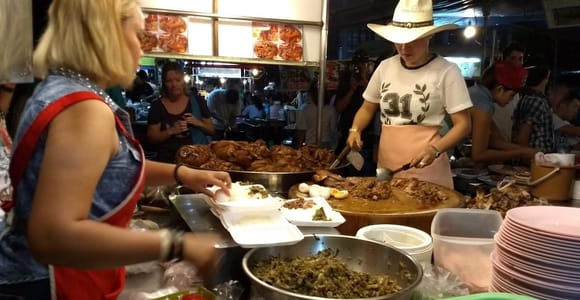 Chiang Mai: Street Food Tour with 10+ Tastings