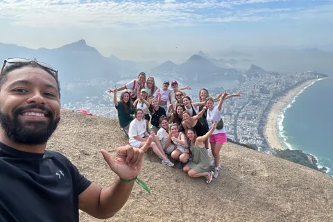 Rio de Janeiro: Zwei Brüder wandern und Favela erleben