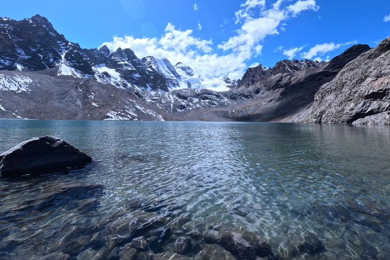 La Paz: Hike with a tour guide to the Ventanani Glacier Lagoon La Paz: Hike with a tour guide to Ventanani Glacier Lagoon