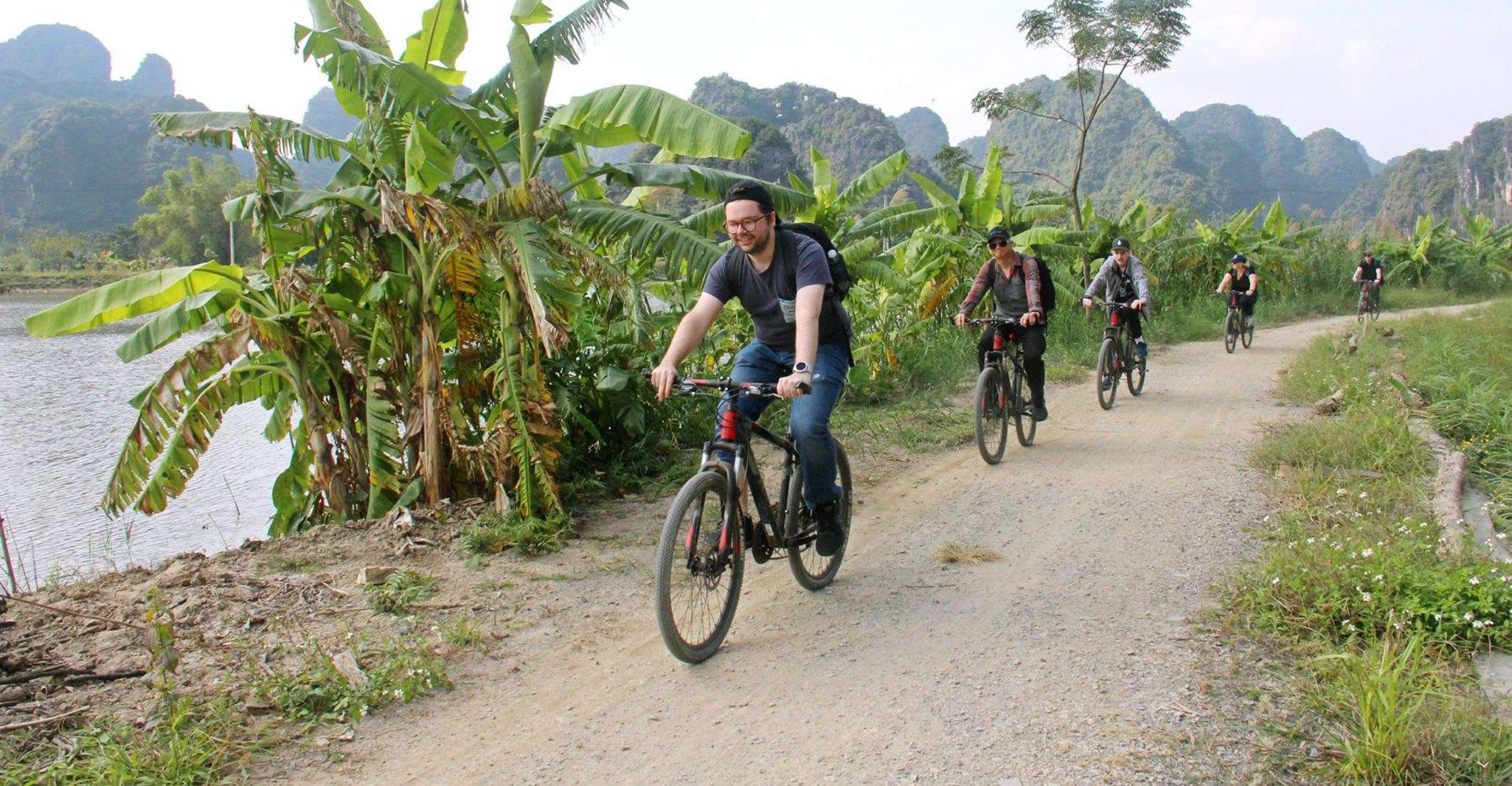 Desde Hanoi, Ninh Binh, Hoa Lu, Tam Coc y Ciclismo en zonas rurales - Hizvo