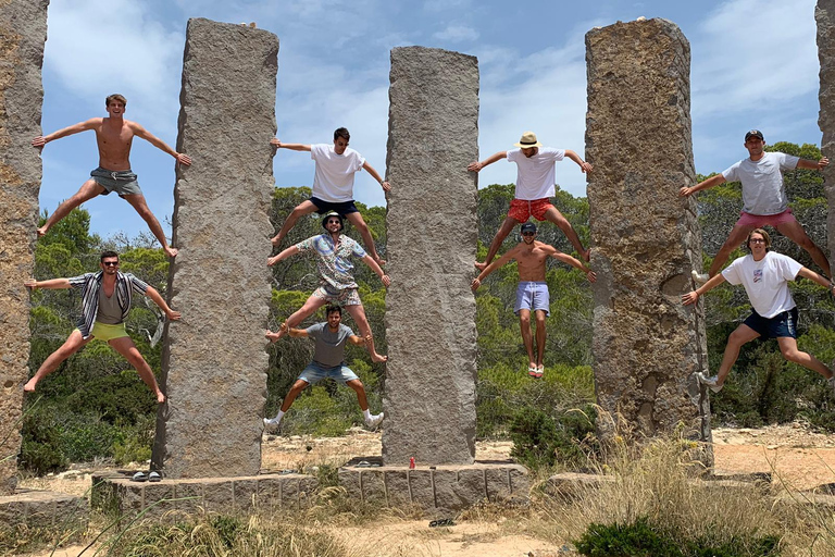Ibiza: Private Jeep Wrangler Tour & Lunch at Beach Rest.