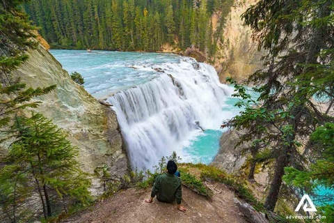 Moraine Lake, Lake Louise, Emerald Lake, Johnston Canyon Banff Pickup