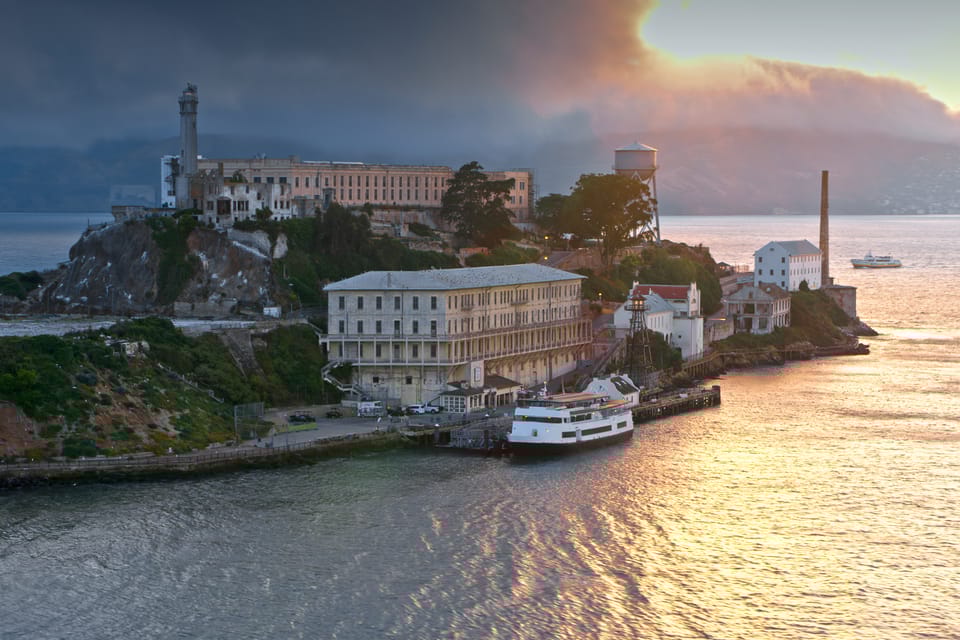 San Francisco: Golden Gate Bridge Cruise and Alcatraz Tour image 3