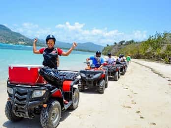 Excursión en quad de 4 ruedas en Cala Ámbar y Bahía Taína en Puerto Plata