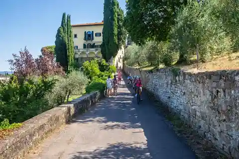 Passeio de E-bike ao pôr do sol nas colinas toscanas e florentinas com degustação