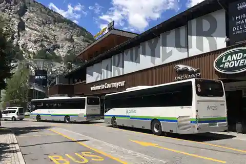 Chamonix: Bus transfer to/from Courmayeur