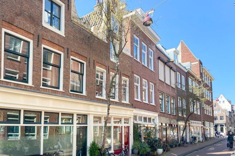 Amsterdam: Secrets of Jordaan City Discovery Game Tour in English