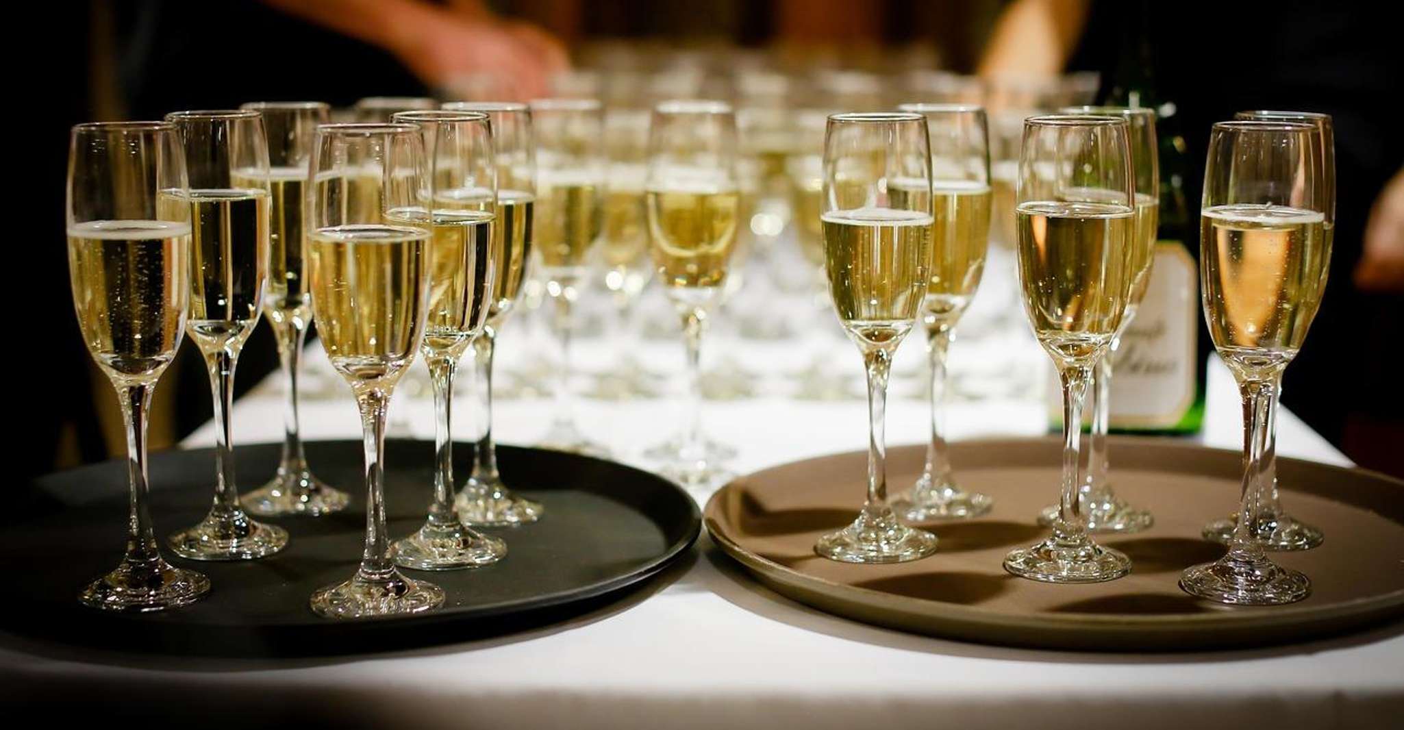 Budapest: By Night Sightseeing Cruise with Welcome Drink photo 3