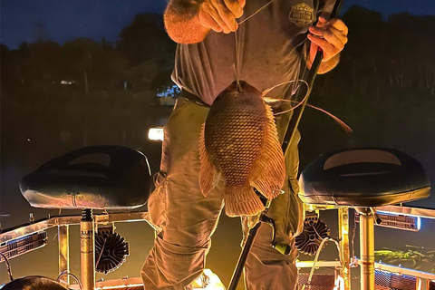 Bolgoda: Nighttime Bowfishing Boat Tour with Equipment