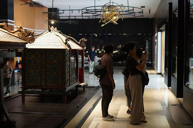 Yogyakarta: Sonobudoyo Museum After lunch Tour with Cinema