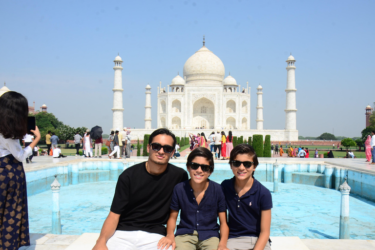 Agra: Visita sin colas al Taj Mahal y al Fuerte de Agra al AmanecerTour con conductor, coche y guía turístico