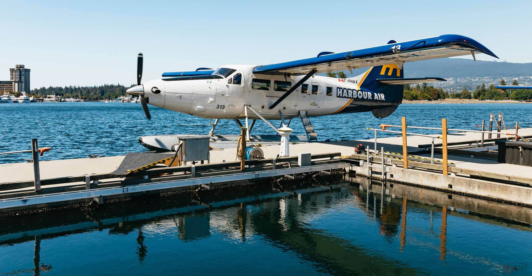 Vancouver, Floatplane and Capilano Suspension Bridge Combo - Hizvo