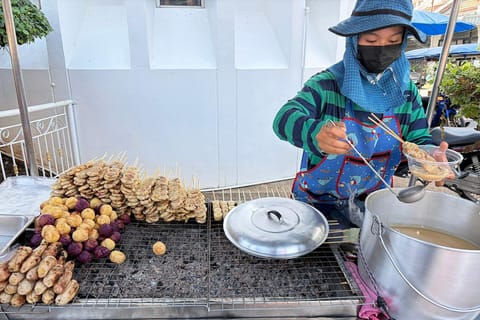 Phuket: Old Town Food Tour and City Walk with Guide Jane