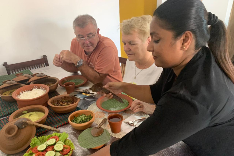 Colombo: Market Tour and Cooking Class with Meal