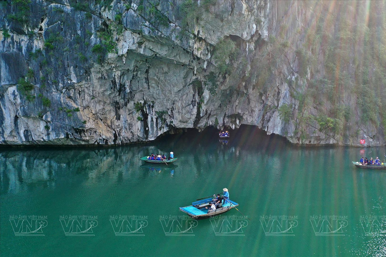 Hanoi: Ninh Binh Am Tien Cave or Trang An, Mua Cave & Hoa Lu Private Tour: Ninh Binh, Hoa Lu, Trang An, Mua Cave, Incense